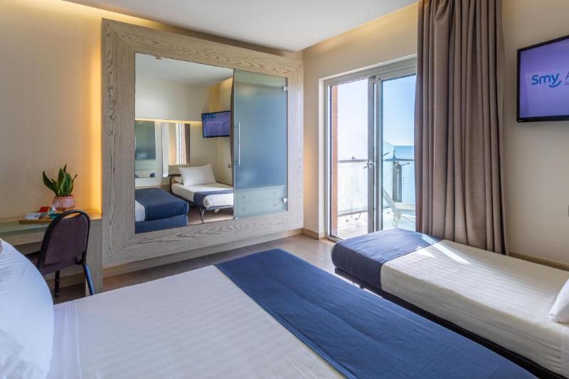 غرفة عائلية, Smy Aran Blu Roma Mare