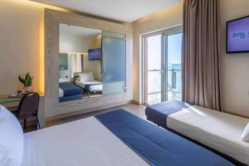 اتاق خانوادگی, Smy Aran Blu Roma Mare