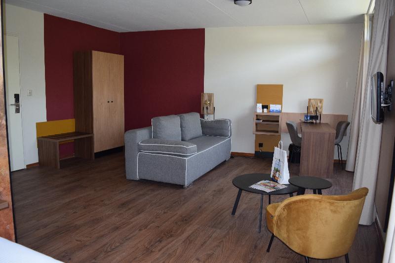 غرفة عائلية, Smy Aran Blu Roma Mare