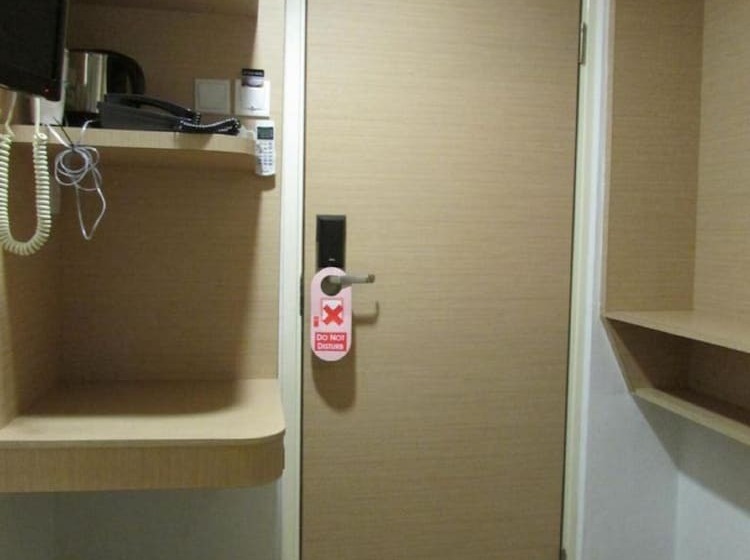 اتاق استاندارد یک نفره, Arianna