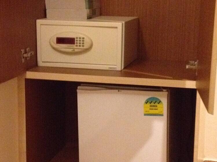 اتاق استاندارد سه نفره, Arianna