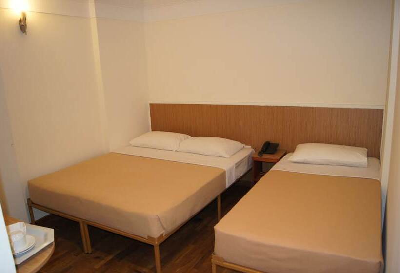 اتاق استاندارد سه نفره, Arianna