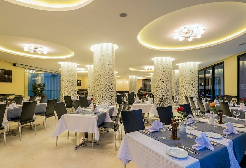 اتاق استاندارد سه نفره, Ayoub & Spa