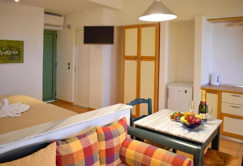 Апартаменты 1 Спальня Нижний Этаж, Hotel Dafni