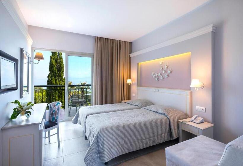 高级海景房, Delfinia