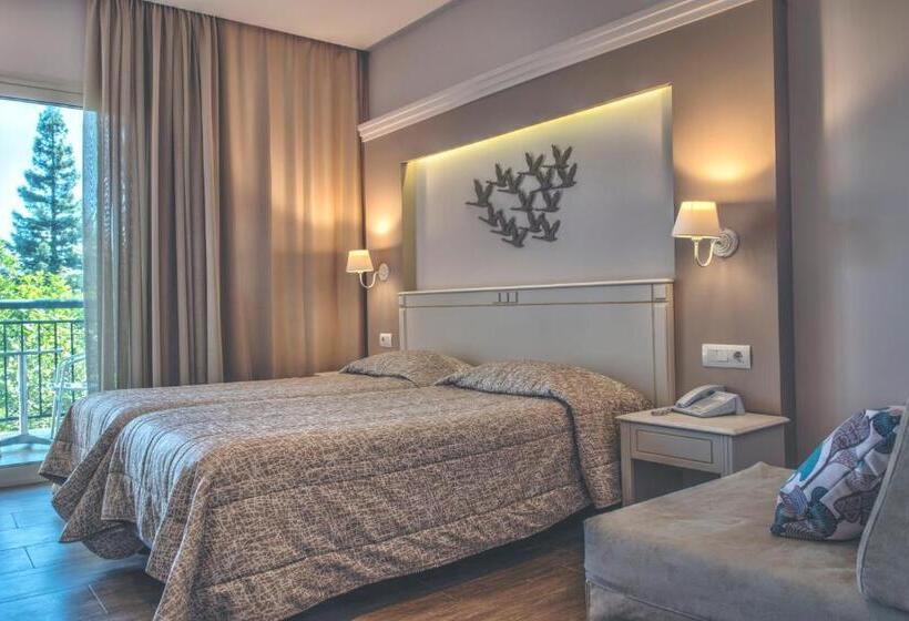 高级园景房, Delfinia