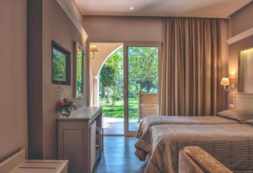 高级园景房, Delfinia