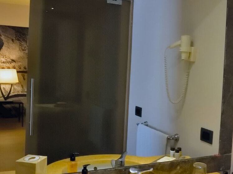 小型套房, Federico Ii Central Palace