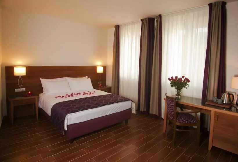 Standard-huone, Galileo