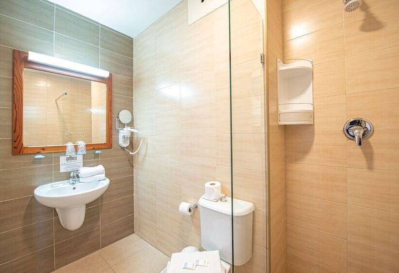 اتاق استاندارد با چشم‌انداز دریا, Gillieru Harbour