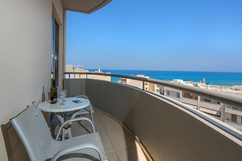 패밀리 룸, Lefkoniko Beach