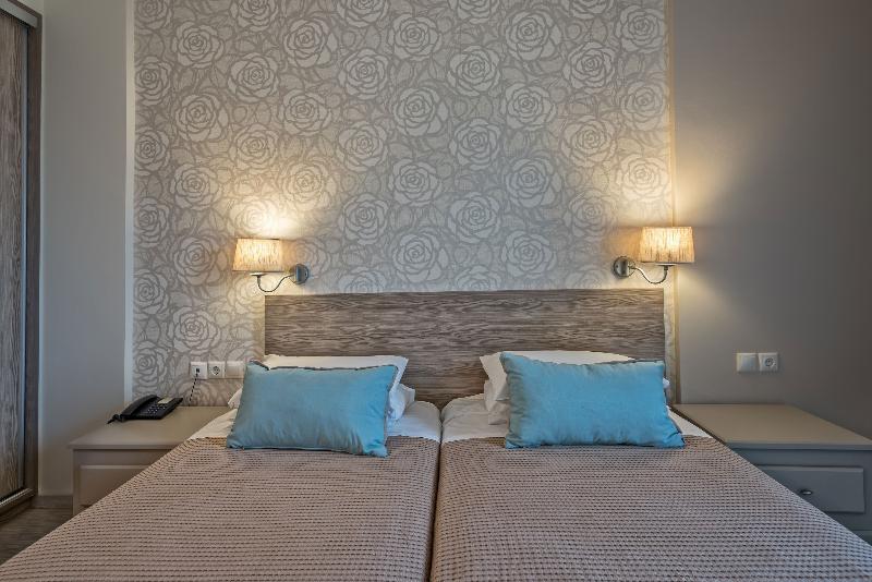 패밀리 룸, Lefkoniko Beach