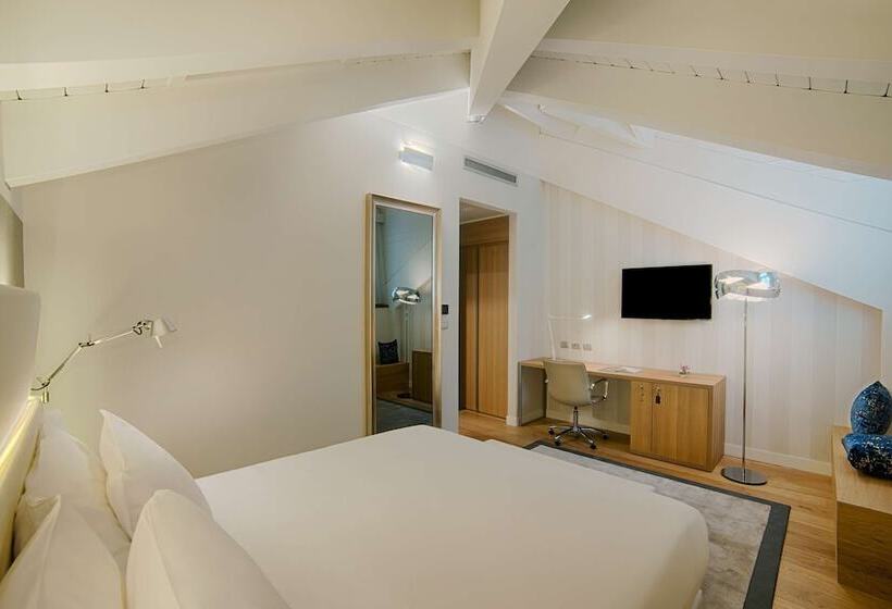 غرفة بريميوم مع تراس, NH Collection Torino Santo Stefano