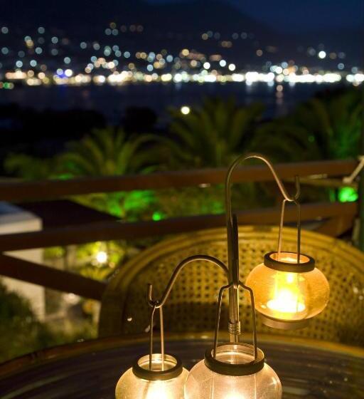 غرفة قياسية ثلاثية, Paros