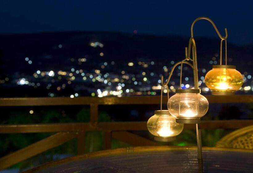 חדר סטנדרט לשלושה, Paros