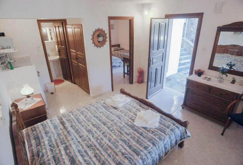 شقة غرفتين, Paros