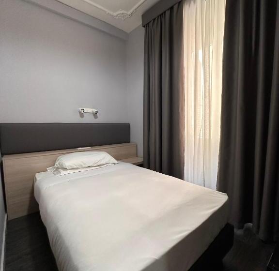 Standard Single Room Single Bed