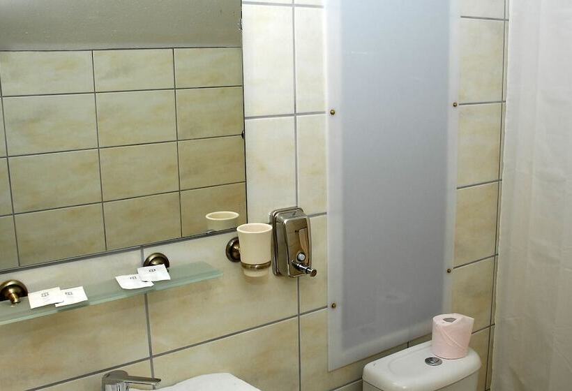 スタンダードルーム, Restaurant Aux Deux Roses