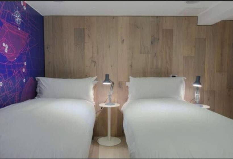 スタンダードルーム, Grassmarket