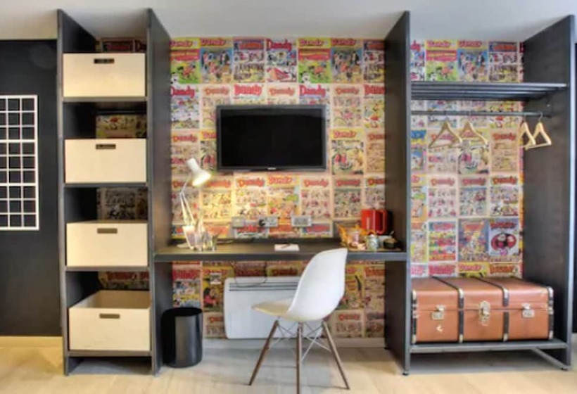 スタンダードトリプルルーム, Grassmarket