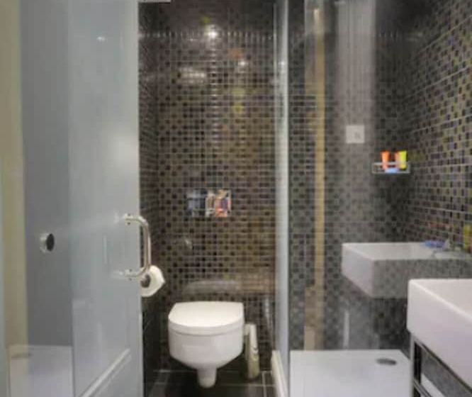 スタンダード4人部屋, Grassmarket