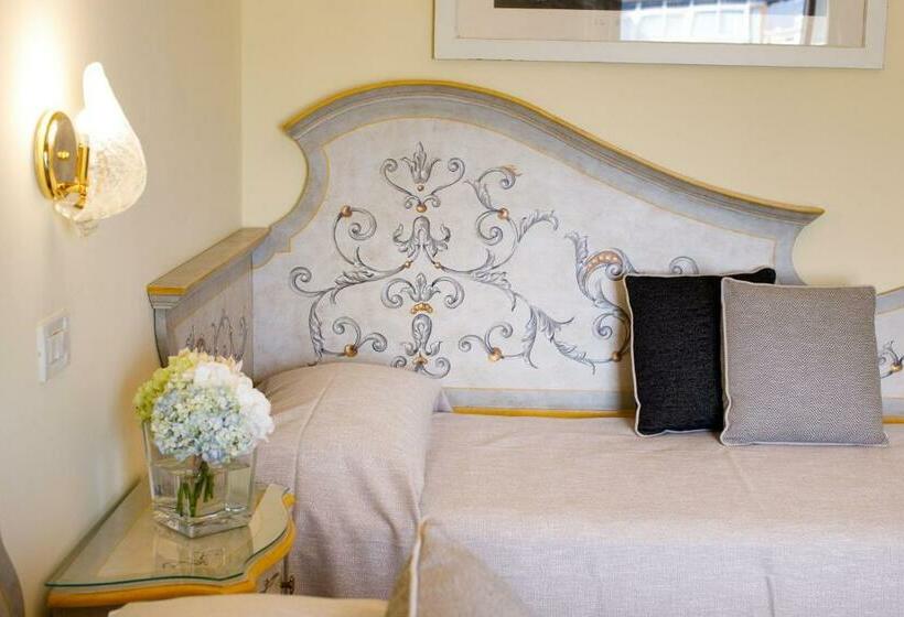 4인용 스탠다드 룸, Zi' Teresa