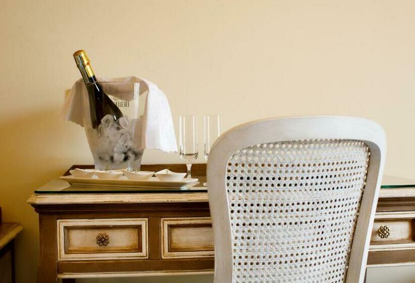 스탠다드 4인용 룸 바다전망, Zi' Teresa