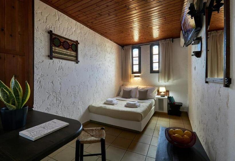 标准工作室, Mila Malia Studios