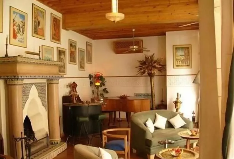 اتاق استاندارد سه نفره, Riad Moucharabieh Matisse