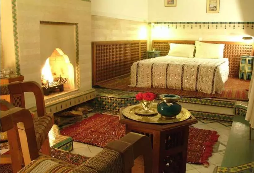 اتاق استاندارد سه نفره, Riad Moucharabieh Matisse