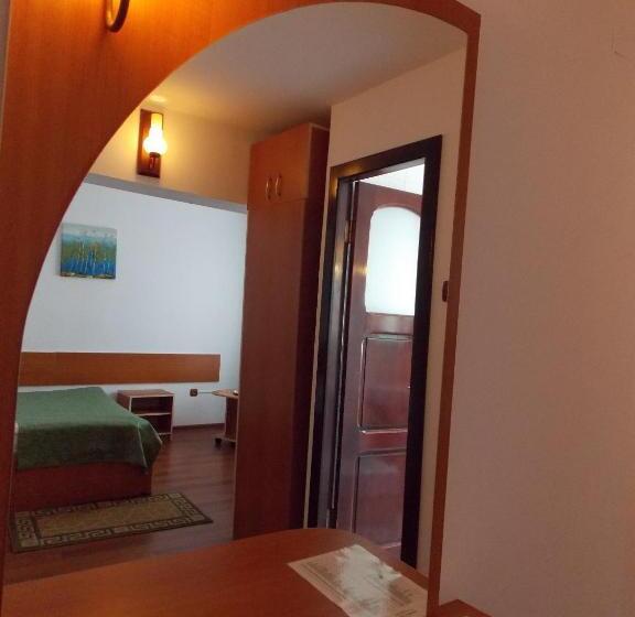 חדר סטנדרט, Amadeo