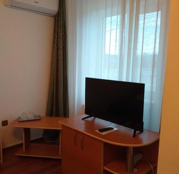 חדר סטנדרט, Amadeo