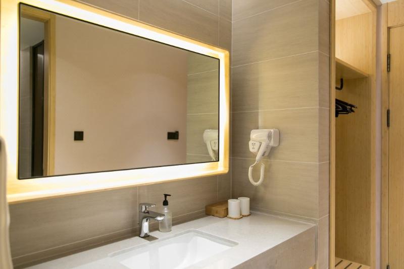 جناح سرير كينج, Crowne Plaza Panama, An Ihg