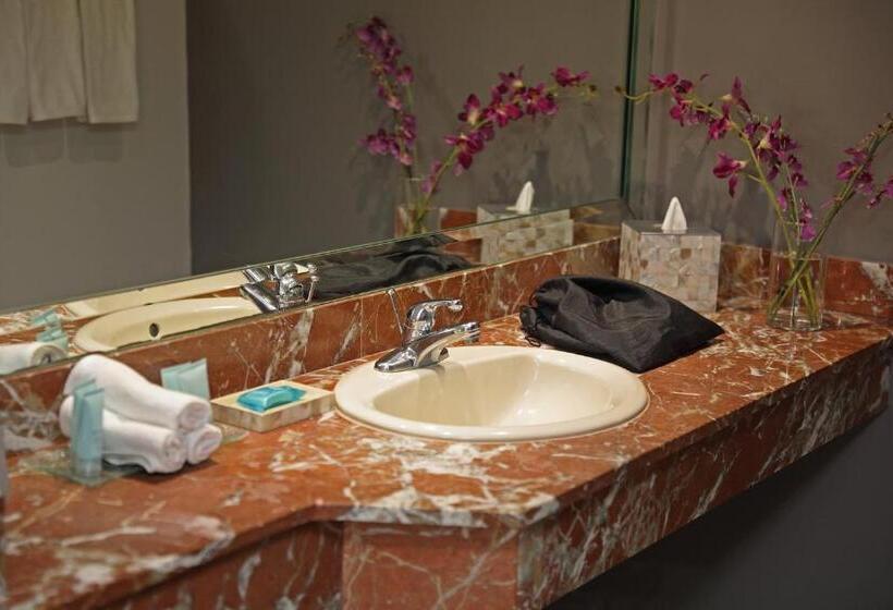 Люкс Кровать Кинг, Crowne Plaza Panama, An Ihg