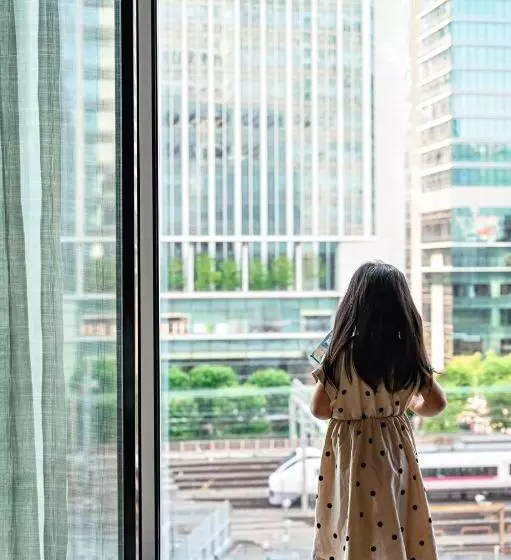 キングサイズベッドのデラックスルーム, Four Seasons Hotel Tokyo At Marunouchi
