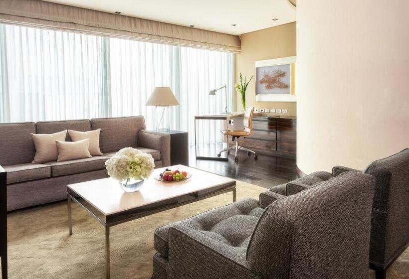 جناح, Four Seasons Hotel Tokyo At Marunouchi