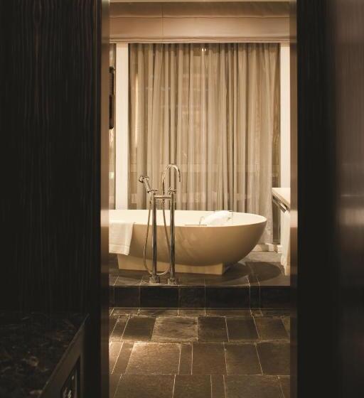 جناح ديلوكس, Four Seasons Hotel Tokyo At Marunouchi