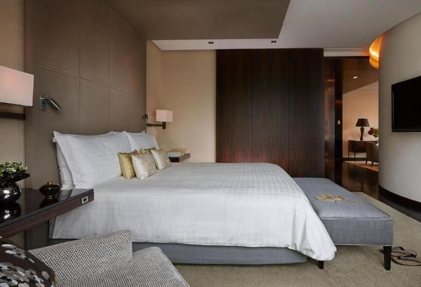 Люкс Повышенной Комфортности, Four Seasons Hotel Tokyo At Marunouchi