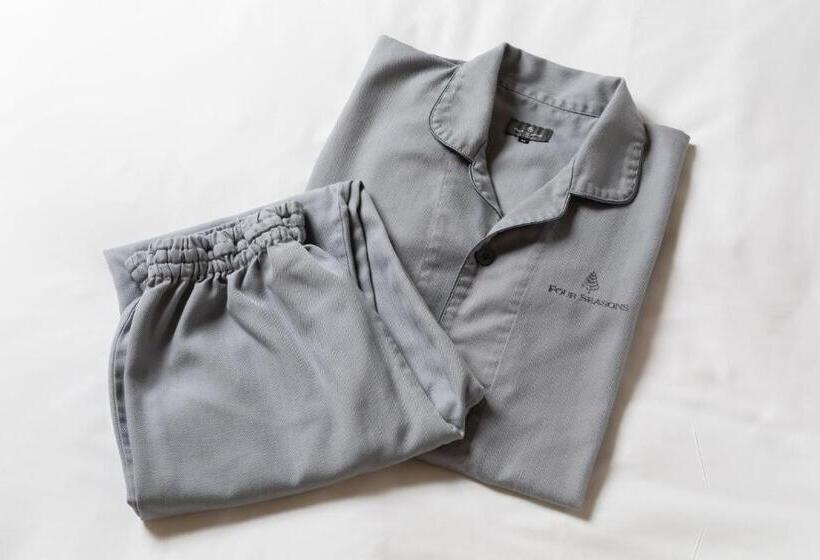 جناح جونيور سرير كينج, Four Seasons Hotel Tokyo At Marunouchi