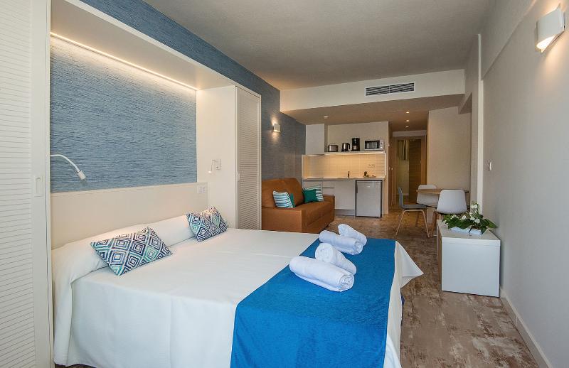 اتاق استاندارد با تخت بزرگ, Hampton Inn By Hilton Kamloops