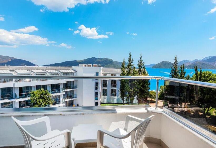 标准三人间, Kayamaris