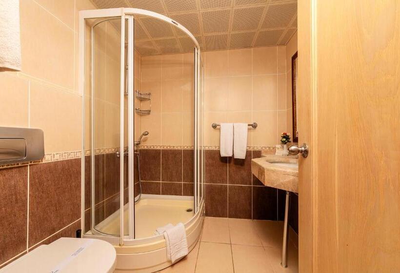 Quarto Familiar, Kayamaris