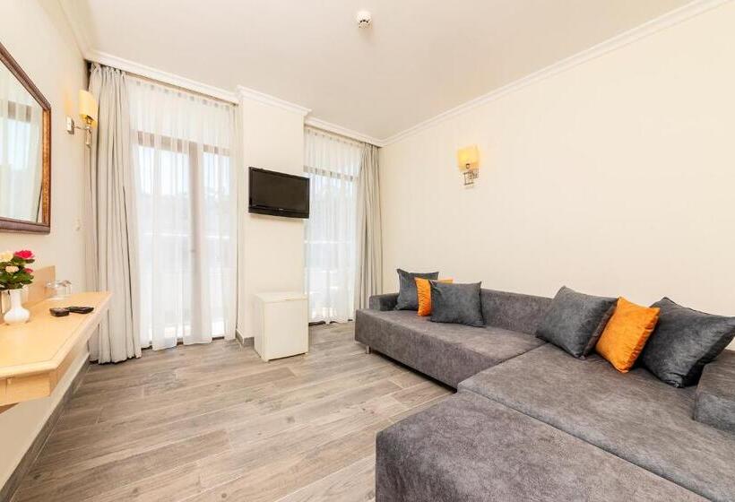 غرفة عائلية, Kayamaris