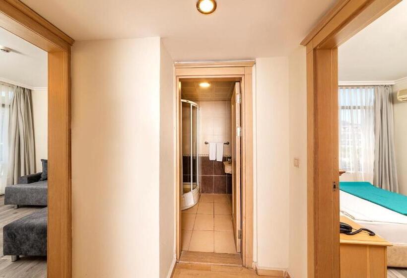 غرفة عائلية, Kayamaris