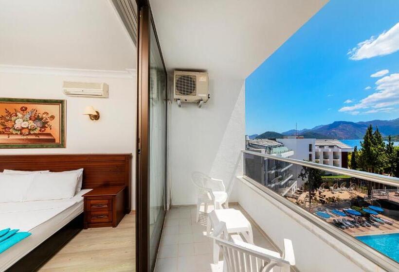 غرفة قياسية إطلالة جانبية علي البحر, Kayamaris