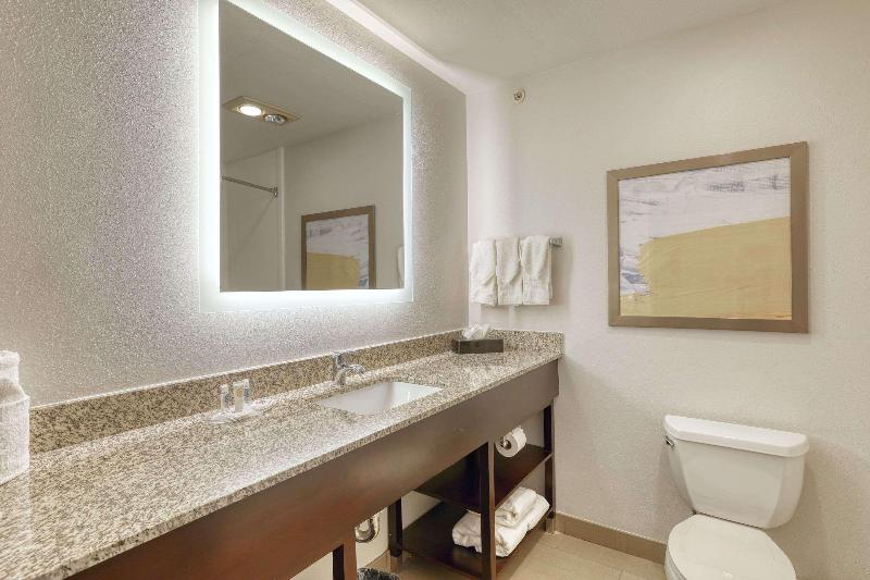 标准三人间, Kayamaris