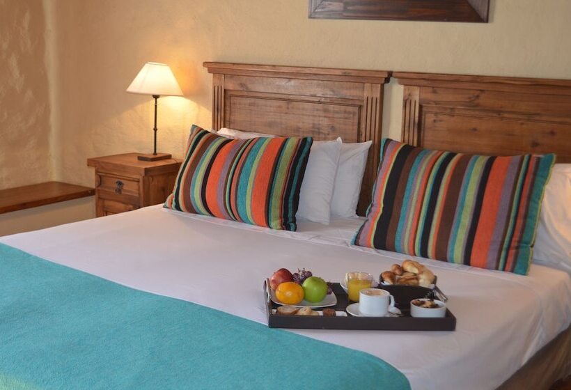 غرفة كلاسيكية, Lares De Chacras