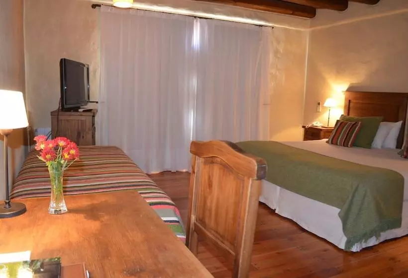 اتاق کلاسیک, Lares De Chacras
