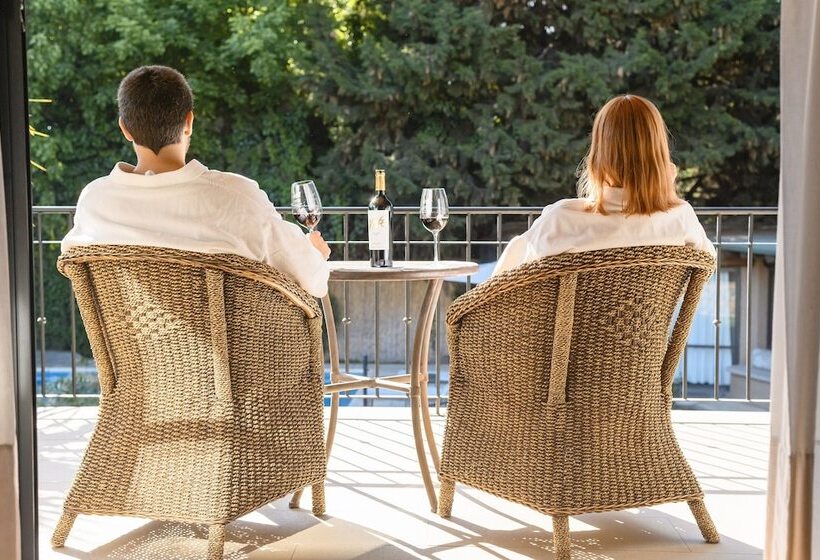 غرفة قياسية, Lares De Chacras