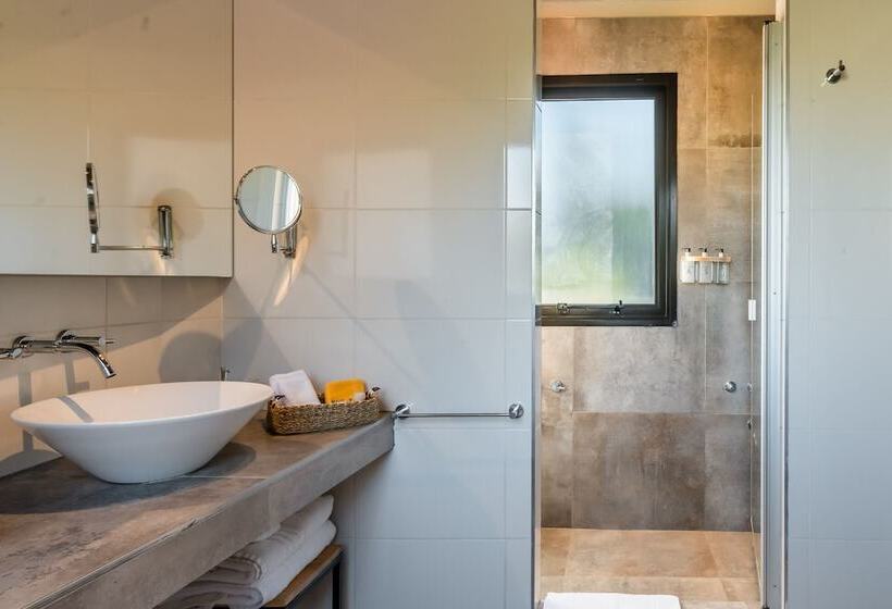 غرفة كلاسيكية, Lares De Chacras